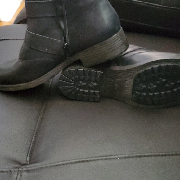 B.O.C zippered bootie - Picture 2 of 3